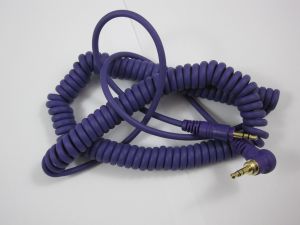 241836 Reloop Kopfhörer Spiral-Kabel purple 3,5mm Klinke/ 3,5 mm Klinke gewinkelt stereo (1,15 - 4,00 m) - Perspektive